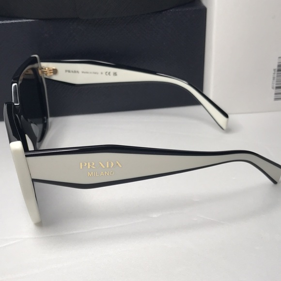 💯 - New - These PR 15WS sunglasses from Prada are a perfect example of timel… - Picture 8 of 14